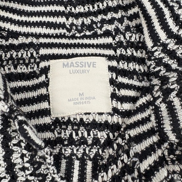 Massive Luxury NYC Knit Shirt M Black White Striped Short Sleeve‎ Casual - Picture 5 of 6
